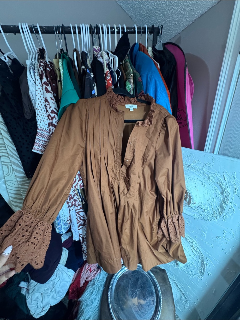 entro Rust Brown Eyelet Cuff Peasant Blouse